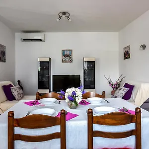 Appartement Koraca, Roč